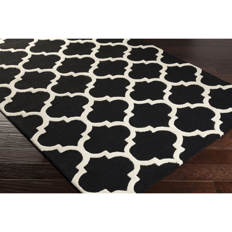 Tapis noir/beige à crochet fait main Rudolph, Rectangle 3 pi 6 po x 5 pi 6 po