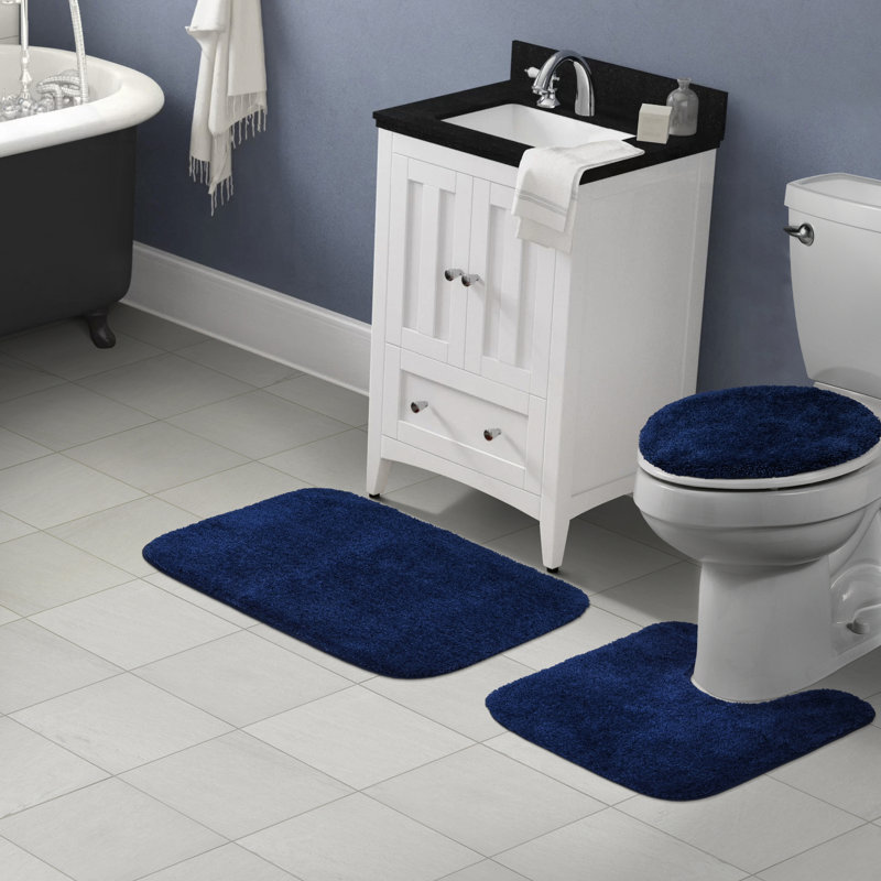 Ensemble de tapis pour salle de bain très doux de trois articles avec envers antidérapant Mccluney, Bleu marine
