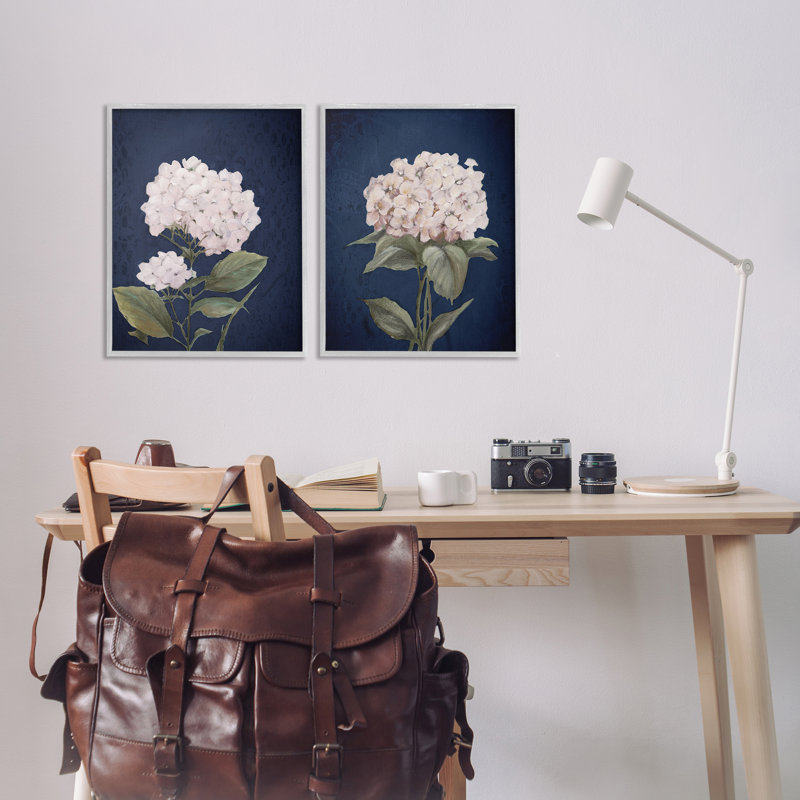 «Hydrangea Flower on Blue», ensemble de 2 giclées encadrées par Patricia Pinto, Estampe numérique Farmhouse