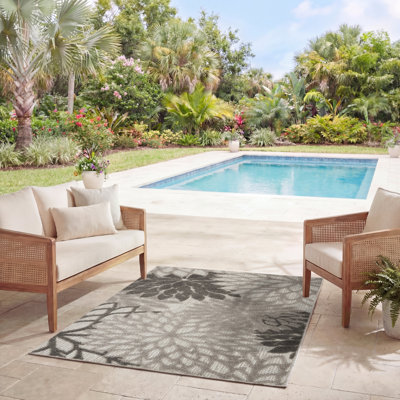 Arnkell Floral Indoor / Outdoor Rug