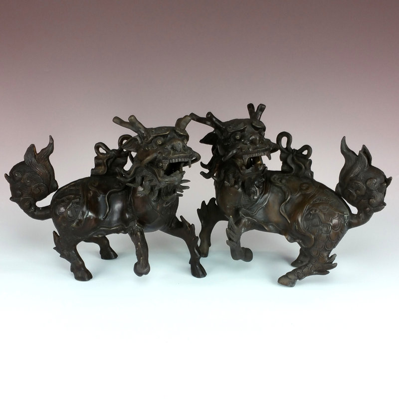 Figurines & Sculptures
