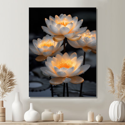 «White Yellow Yellow Reflections Photo I - Lotus», reproduction d'art murale