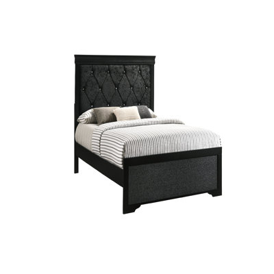 Lit simple à panneau simple avec tête de lit tapissier noire et design tendance - Chambre à coucher moderne avec des meubles doux