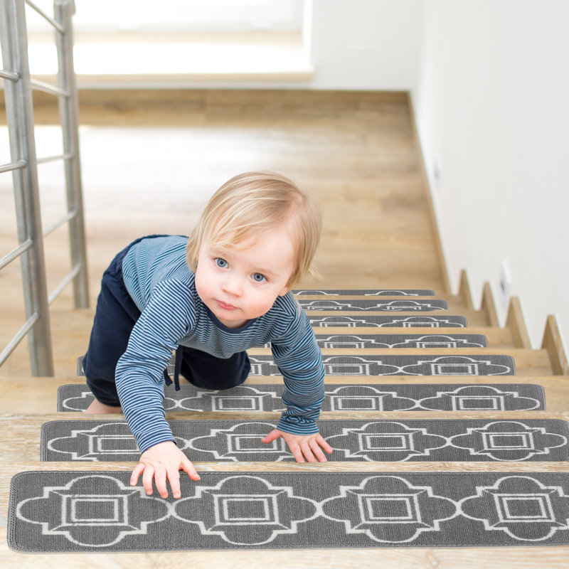 Tapis d'escalier gris