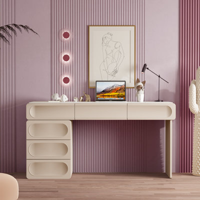 Bureau de style moderne et minimaliste