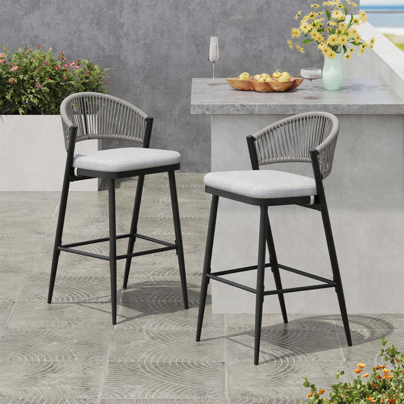 Tabourets de bar en métal avec dossier en rotin festonné - ensemble de 2, noir mat, Coussin gris / cadre noir mat