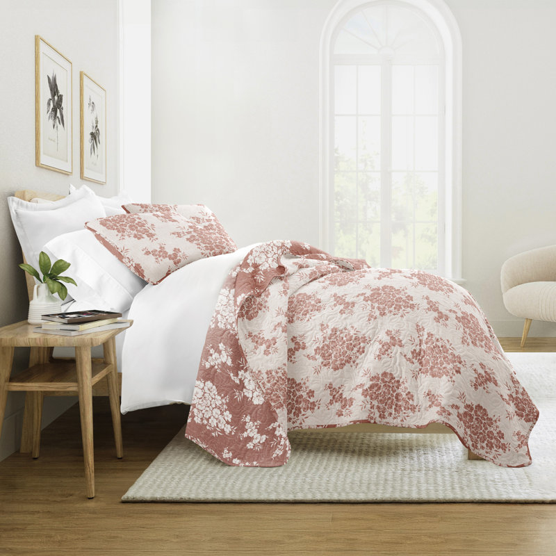 Quilt Set- Lightweight - All Season Quilted Coverlet - Distressed Bouquet, Terracotta, King Quilt + 2 King Shams