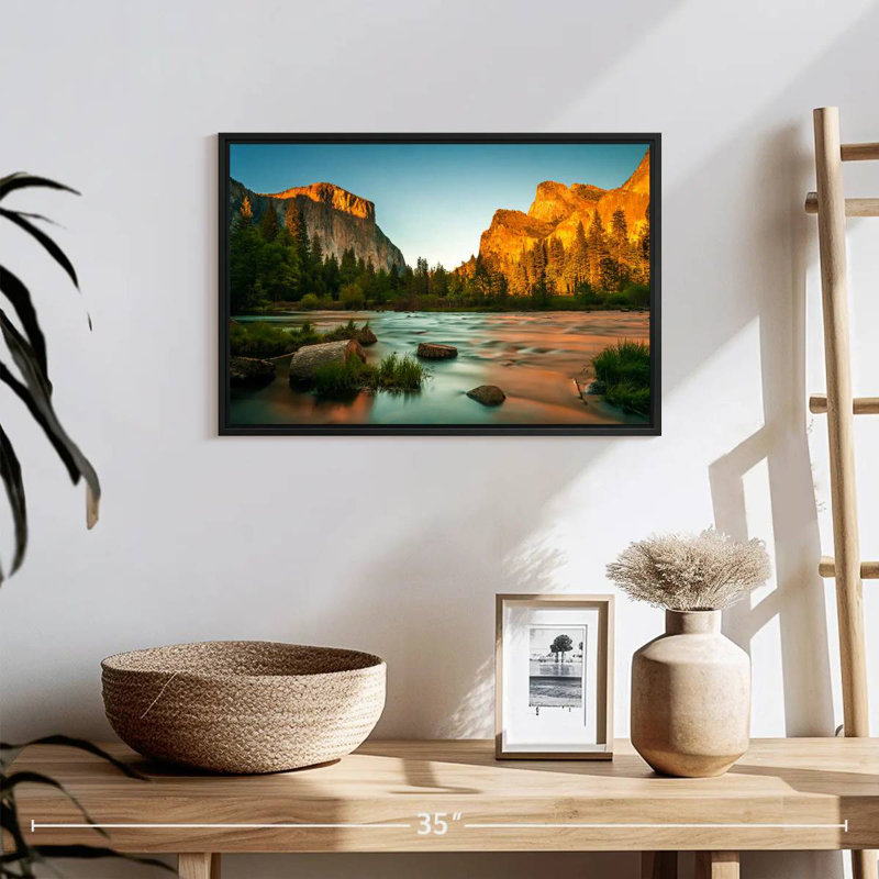 Placid Yosemite Waters, 19 po x 13 po, Cadre flottant noir