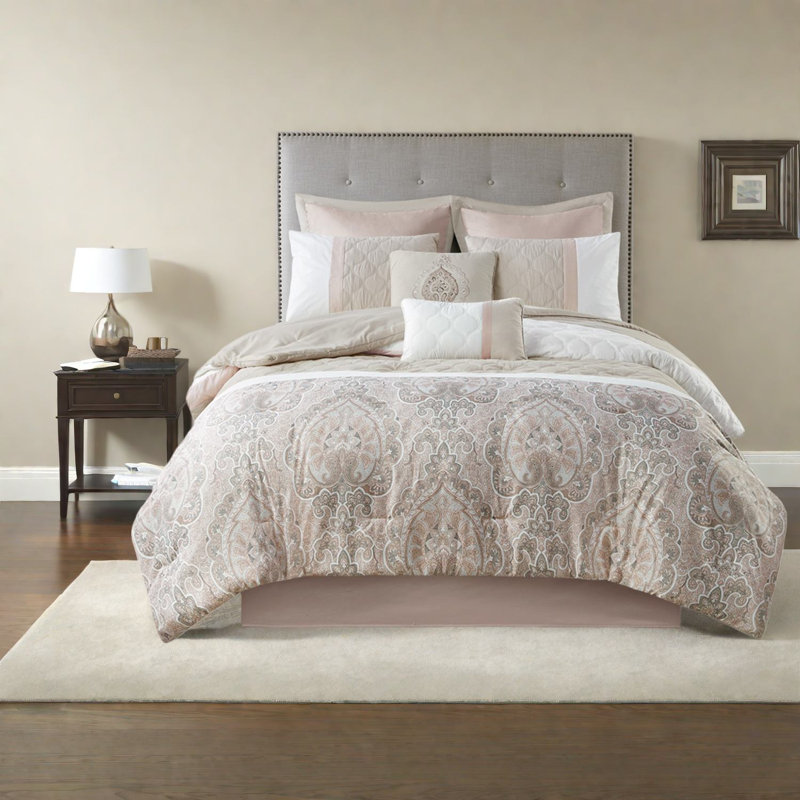 Ensemble de literie 8 pièces Elegant Blush, en polyester hypoallergénique avec coussins décoratifs