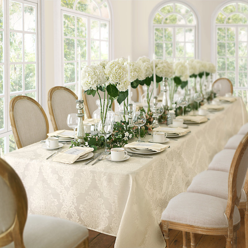 Nappe en jacquard de polyester uni à damas floral Burchfield, L 52 po x l 52 po, Crème