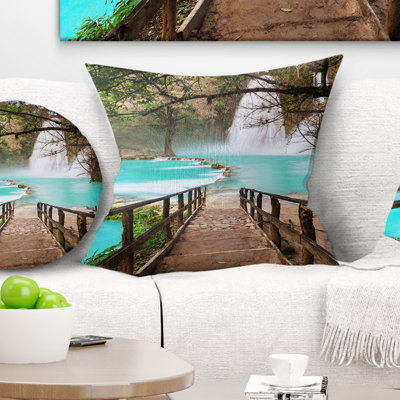Coussin paysage escalier dans une magnifique cascade