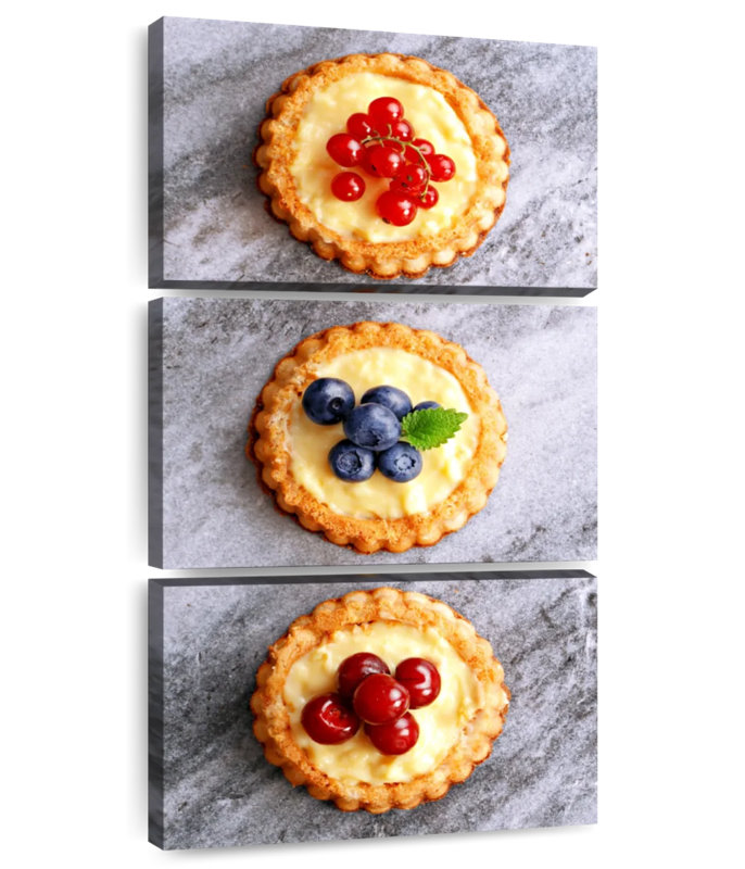 Tartelettes aux baies, H 62 po x l 30 po