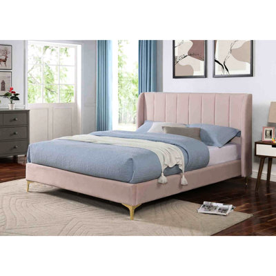 Lit rose contemporain pour lit simple, tête de lit à oreilles, capitonnage à canaux, revêtement en velours, pieds en métal doré, lit entièrement rembourré, conception, tissu similaire