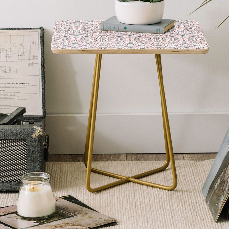 Table de bout à pieds croisés