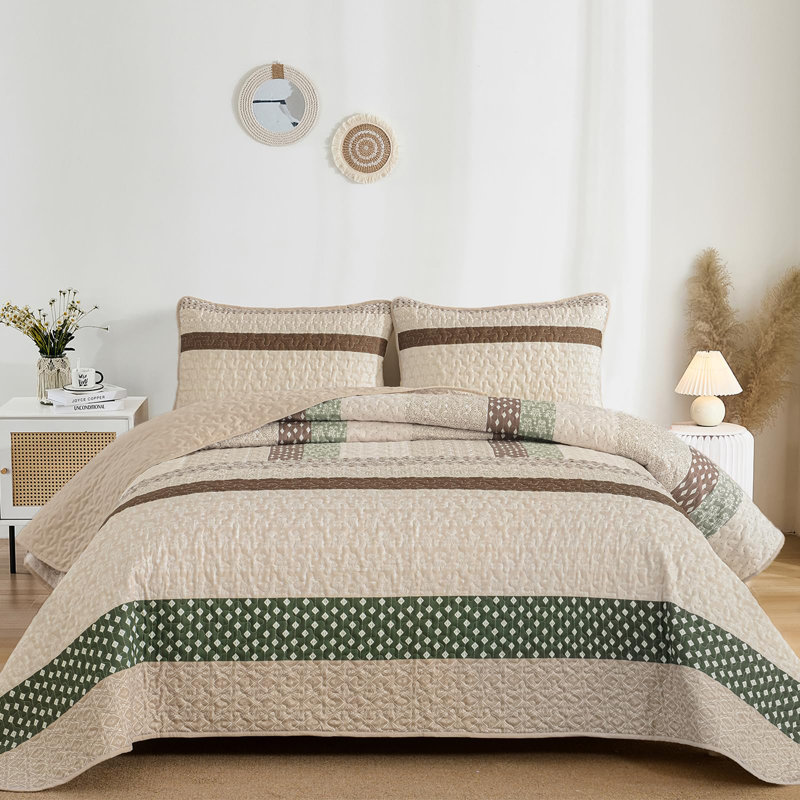 3-Piece Bohemian Stripe Quilt Set Lightweight Microfiber All Season, Queen Quilt + 2 Queen Pillowcases, Khaki