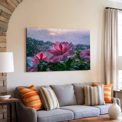 Toile, vue rapprochée de délicates fleurs roses avec des pétales muraux doux ornés de gouttelettes d'eau scintillantes fixées contre une toile d'art mural