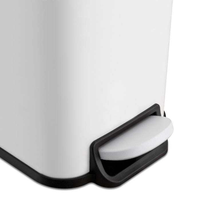 20 Gallon Step on Trash Can Qualiazero Color: White