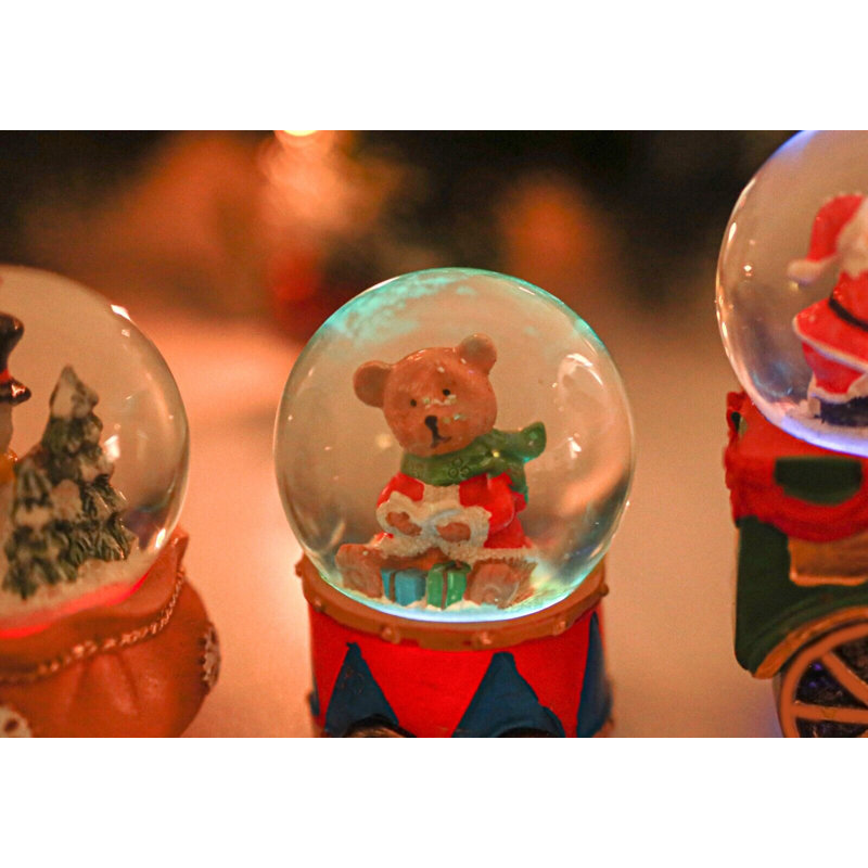 Christmas Snow Globe