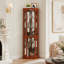 Vitrine d'angle en verre avec étagères réglables et fond miroir pour des solutions de rangement élégantes à la maison-1125764394