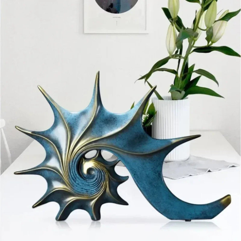 Figurines & Sculptures