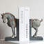 Serre-livres décoratifs en résine vieillie, en forme de cheval, ensemble de 2, pour étagères et bureaux.