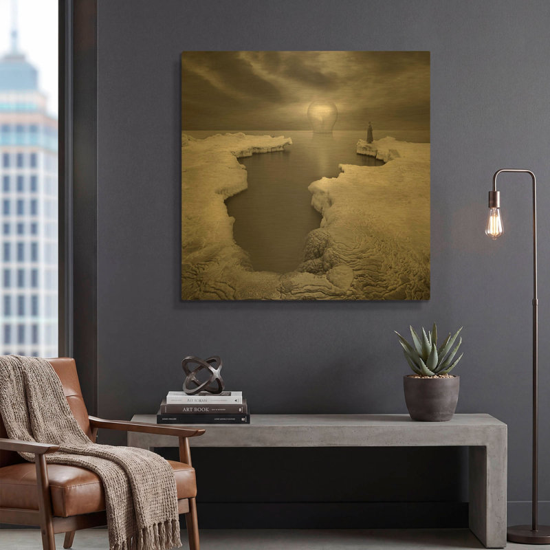 Décoration murale en métal doré « Phare » par Dariusz Klimczak, 36 x 36 po, 36"x36"