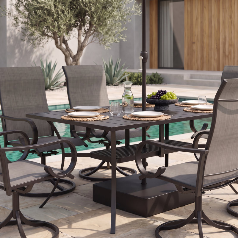 Ensemble repas d'extérieur rectangulaire pour 6 personnes avec chaises pivotantes en polyester enduit de PVC à 360 ° et parasol