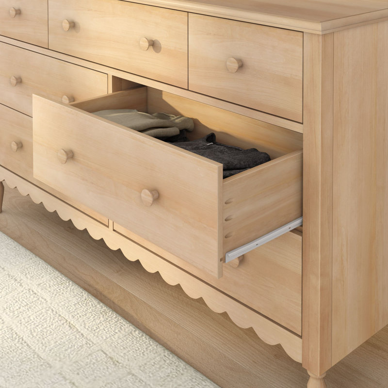 Commode Dolly à 7 tiroirs avec détails festonnés, blonde, Blond