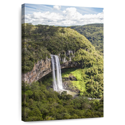 Cascading Caracol Falls