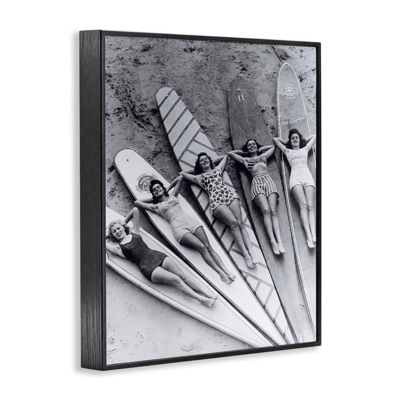 Femmes rétro sur planches de surf, estampe numérique, design par Arlington Prints, H 30 po x l 24 po