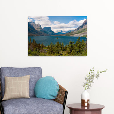 Lac avec une chaîne de montagnes en arrière-plan Saint Mary Lake Goose Island Glacier National Park, Montana, États-Unis, abstrait, paysage contemporain, art naturel