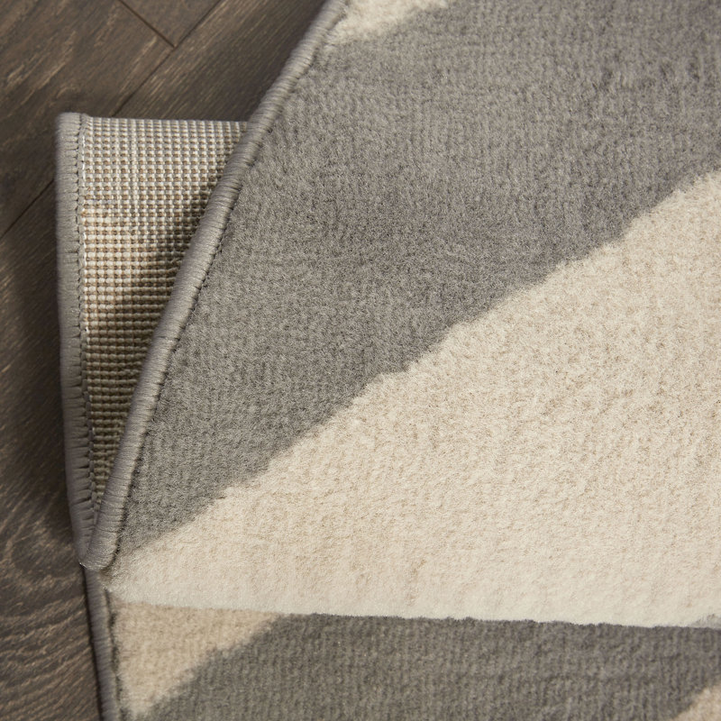 Tapis à chevrons gris / ivoire Cheney, Rectangle 6 pi 6 po x 9 pi 6 po