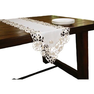 Chemin de table nappe brodéed Sherill
