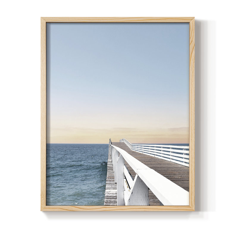 «Day at the Pier», reproduction encadrée - bois massif, H 30 po x l 24 po