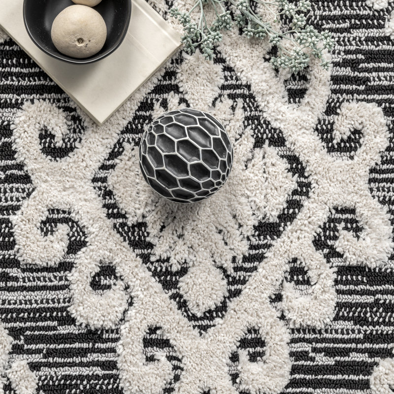 Salamone Southwestern Gray Area Rug, Rectangle 4' x 6' 8"