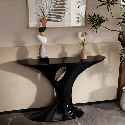Modern simple table table.