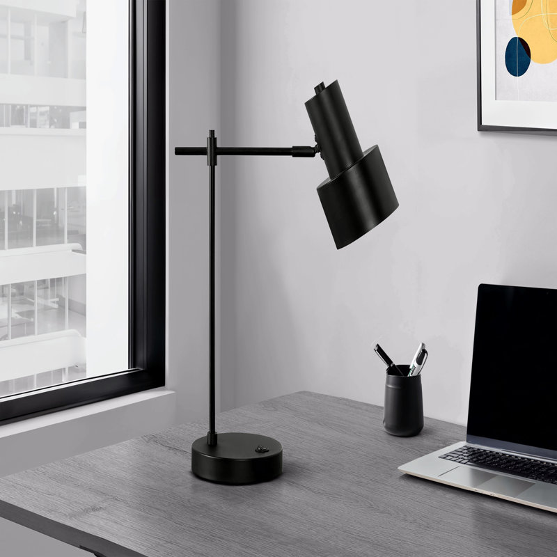 Lighting, H 21 po, lampe de table, port USB inclus, métal noir, abat-jour noir