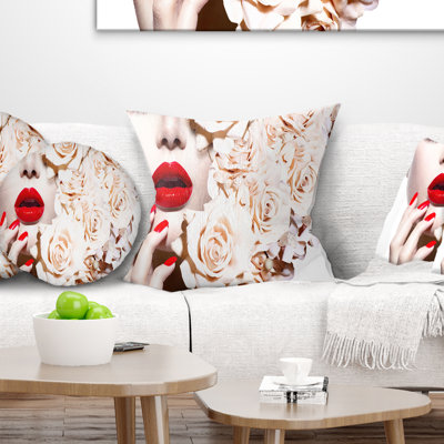 Mode féminine et design floral - Coussin imprimé floral