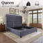 Grand lit-bateau tapissier amileth avec tête de lit capitonnée et garniture cloutée, gris argenté-1098163218-1098163229