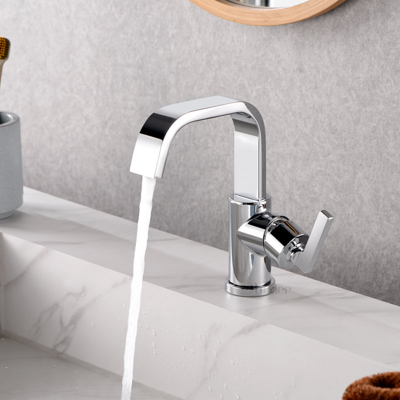 Single Hole Bathroom Faucet with Drain Assembly, Chrome