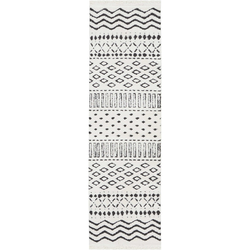 Tapis géométrique ivoire / noir tissé à la machine, Tapis de couloir 2 pi 2 po x 7 pi 6 po