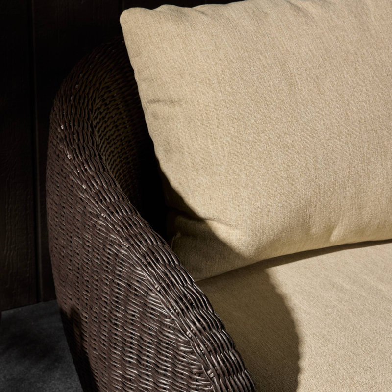Cyra Outdoor Swivel Lounge Chair