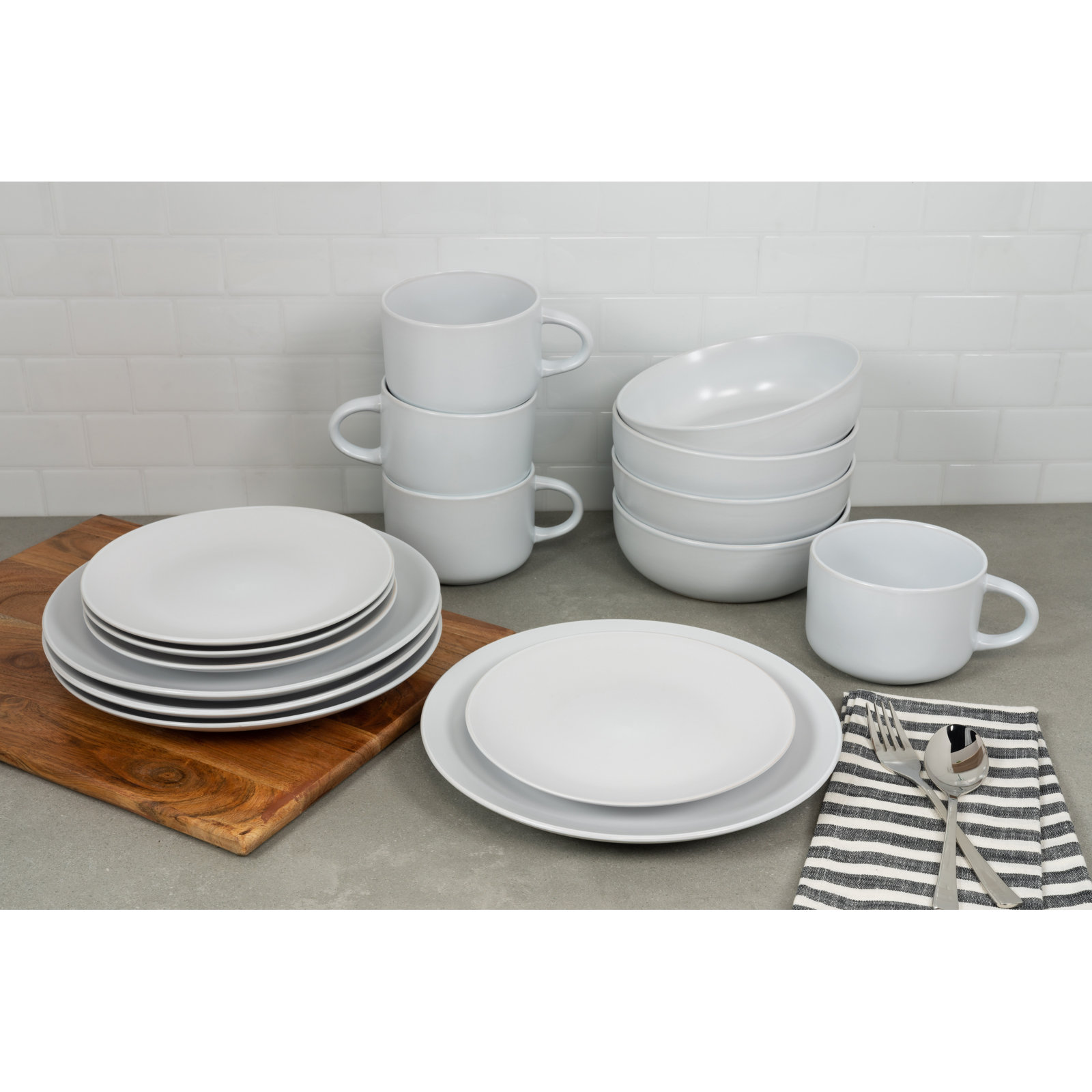 Matte 16 Piece Dinnerware Set, Service for 4, White
