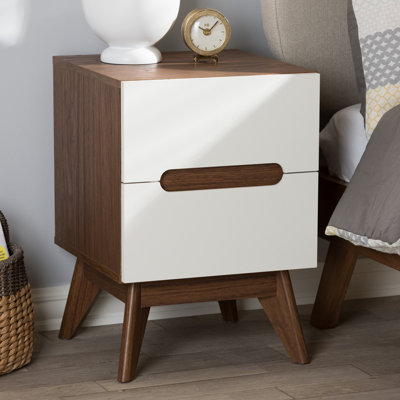 Table de chevet 2 tiroirs Bangerter en bois fini blanc et noyer, H 22,72 po x l 15,75 po x P 15,75 po