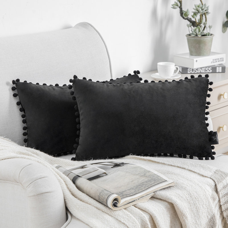 Housse de coussin Silky Velvet Series Pom-poms, Noir, Housse de coussin, Rectangle H 12 po x l 20 po