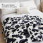 Jeté décoratif à imprimé vache-122943257-122943255