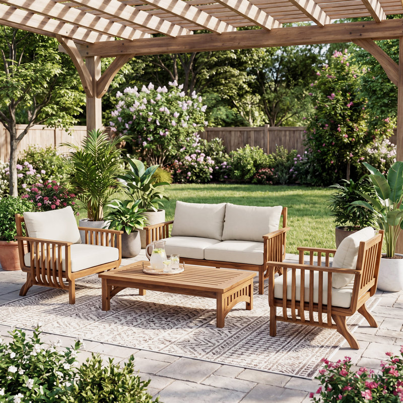 Ensemble de salon de jardin Brynne pour 4 personnes, de style moderne du milieu du siècle, en bois d'acacia, comprenant une causeuse, des fauteuils club et une table basse à lattes, idéal pour l'extérieur.