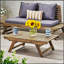 Table basse d'extérieur élégante en bois avec finition naturelle, idéale pour rehausser l'esthétique de votre terrasse et de votre jardin.