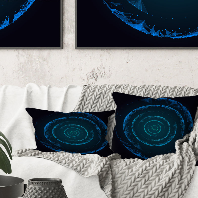 Coussin décoratif bleu à spirale concentrique sur fond noir, 16 po x 16 po