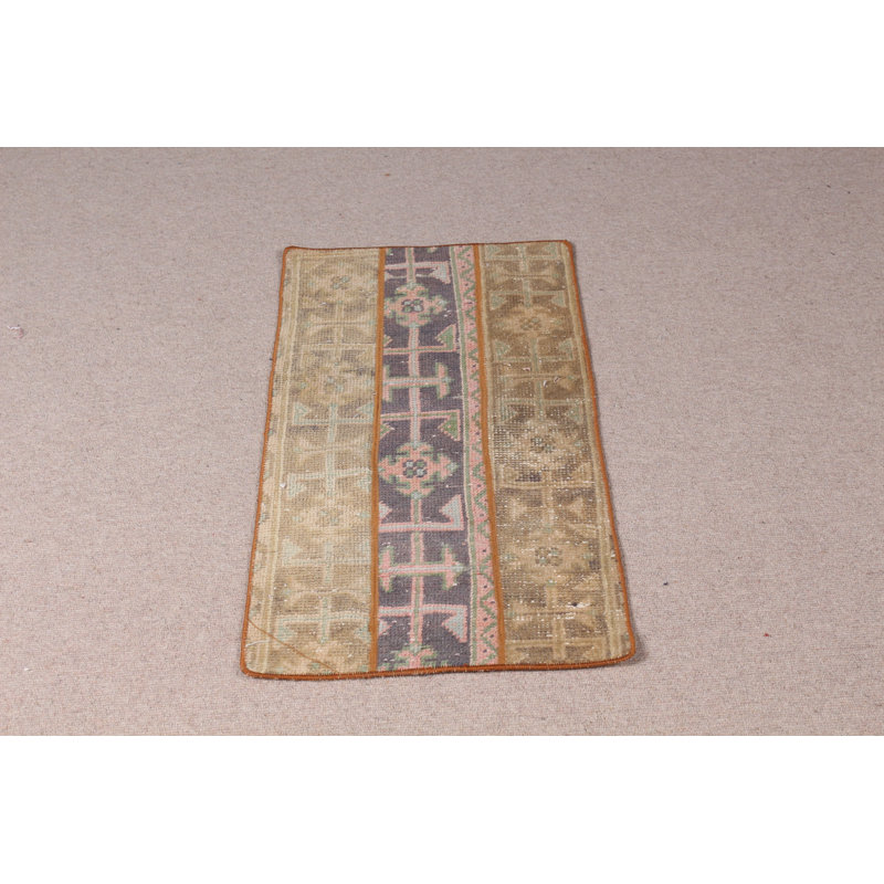 Tapis turc antique avec petit patchwork rétro idéal pour un paillasson d'entrée en laine brun pour l'extérieur
